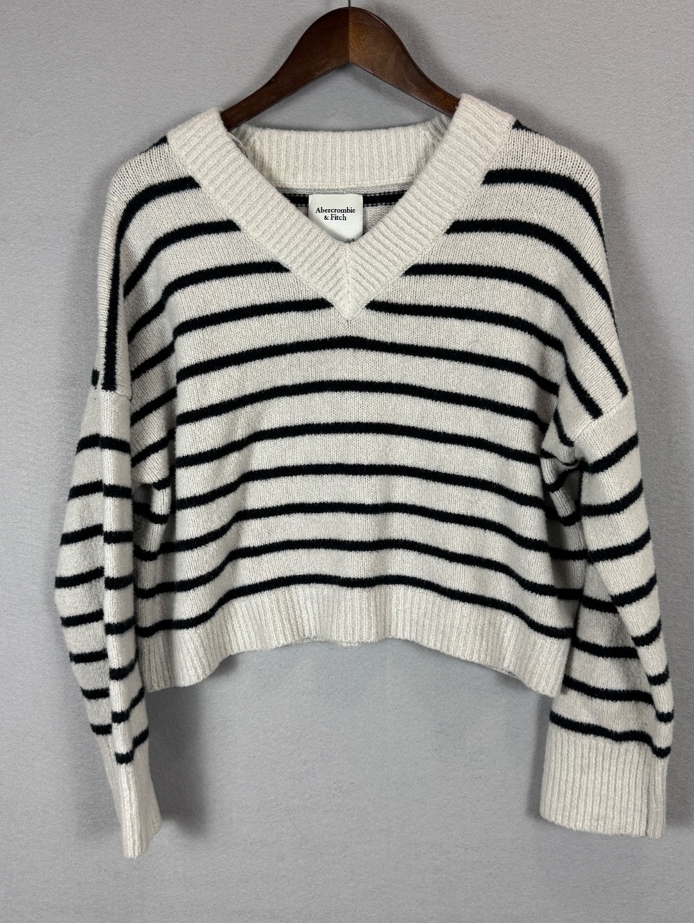 Abercrombie & Fitch Women's Striped V-Neck Sweater Size S White Black